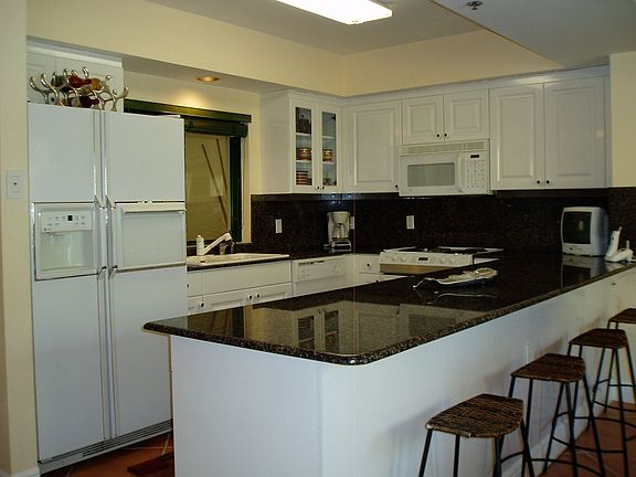4th image of 140 Jefferson Ave APT 14018