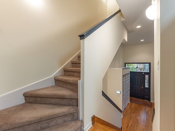 5th image of 5230 S University Ave Unit L
