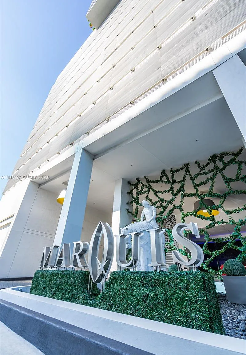 Marquis Condo — Photo 4