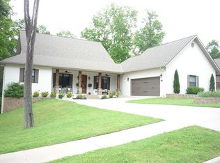 5431 W Yellow Brick Rd, Fayetteville, AR 72704