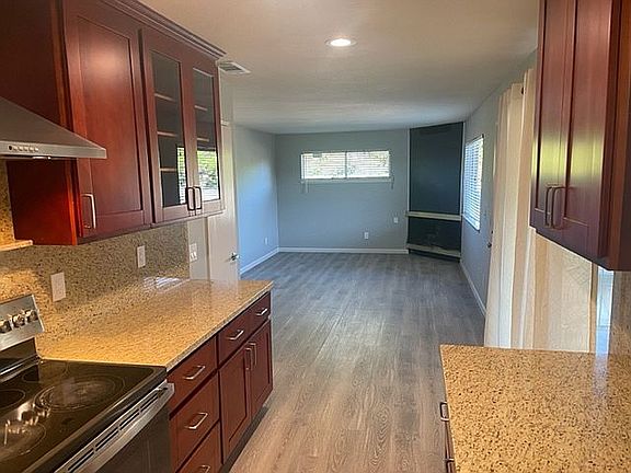 4th image of 1343 Castlemont Ave