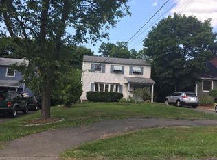 5 Orchard St, Spring Valley, NY 10977