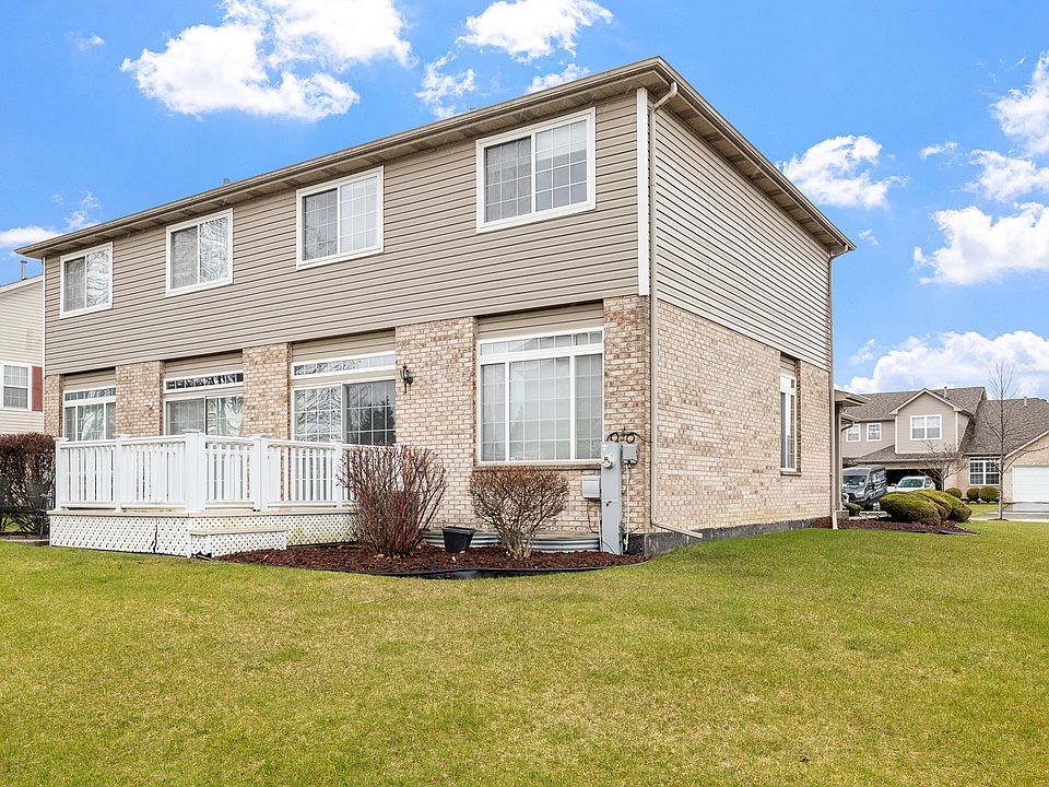 2nd image of 18475 Zurich Ln