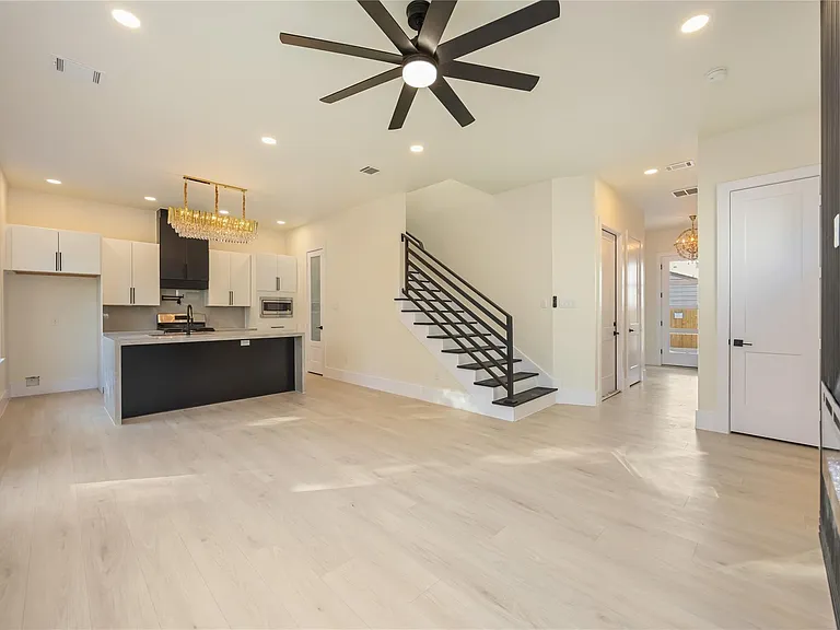 7125 England St — Photo 6