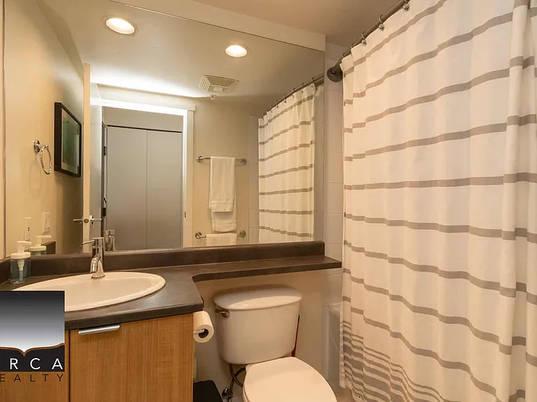 1010 Richard St #403 — Photo 9