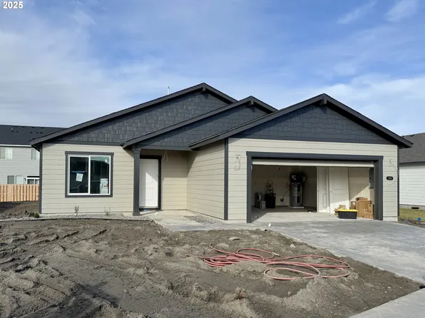 1599 NE 8th Pl, Hermiston, OR 97838