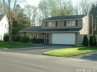 8045 Stepping Stone Ln, Liverpool, NY 13090