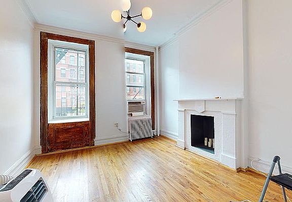3rd image of 752 9th Ave #2FE
