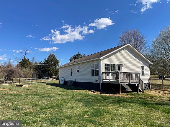 5th image of 18393 Gaskins Ln