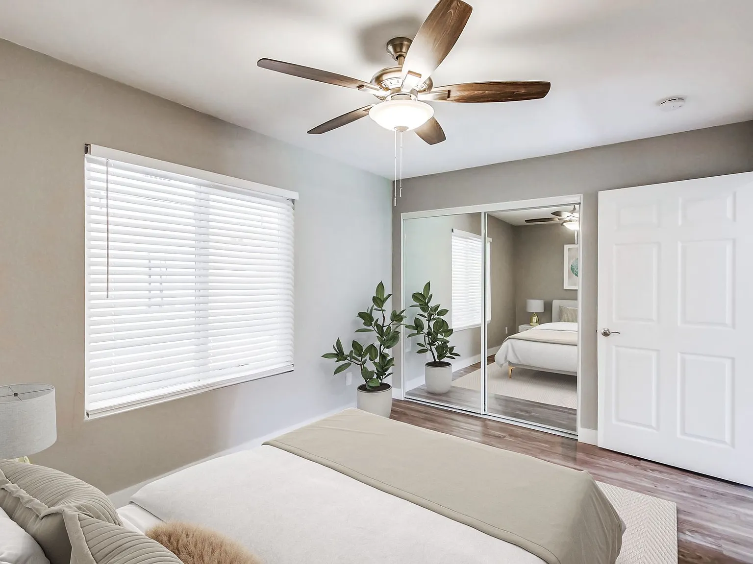 The Irving | 1 and 2 Bedroom Apartments in Historic Golden Hill Near Downtown San Diego — Photo 3