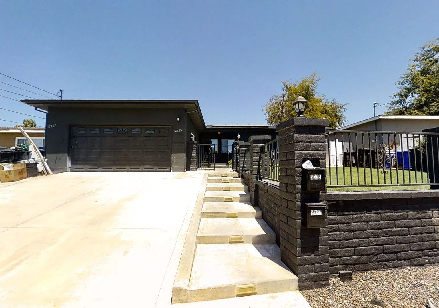 5BD/2BA, Large Bedrooms! — Photo 2