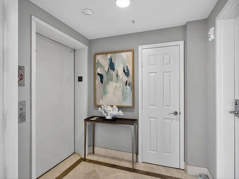 100 S Birch Rd #1003F — Photo 17