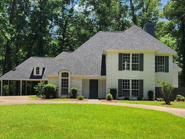 273 Springwood Dr — Photo 1