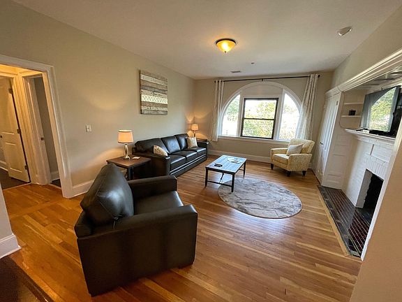 2nd image of 510 Broadway St APT 4C
