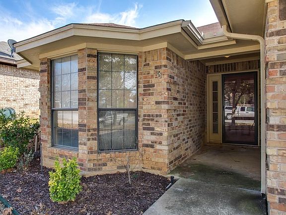 4th image of 317 Banyan Dr