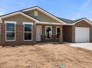 2015 Yellowhouse Ave, Wolfforth, TX 79382