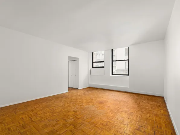 3 Hanover Square 4D image 1 of 12