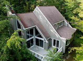 84 Fairway Ln, New London, NH 03257