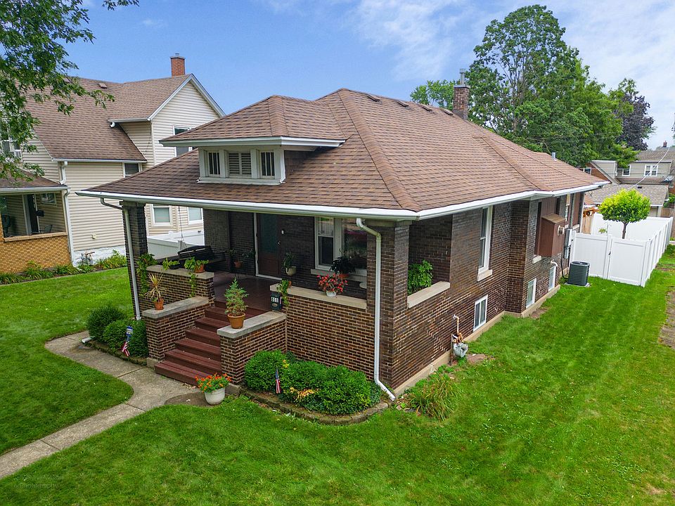 1st image of 811 Farragut Pl