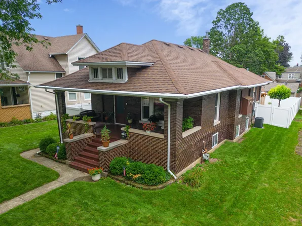 811 Farragut Pl, Joliet, IL 60435
