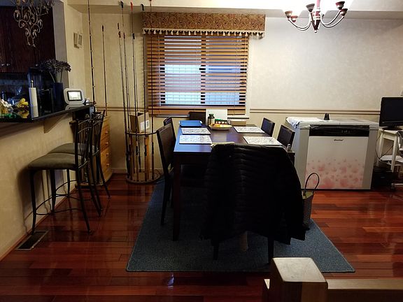 3rd image of 1583 John St #1583