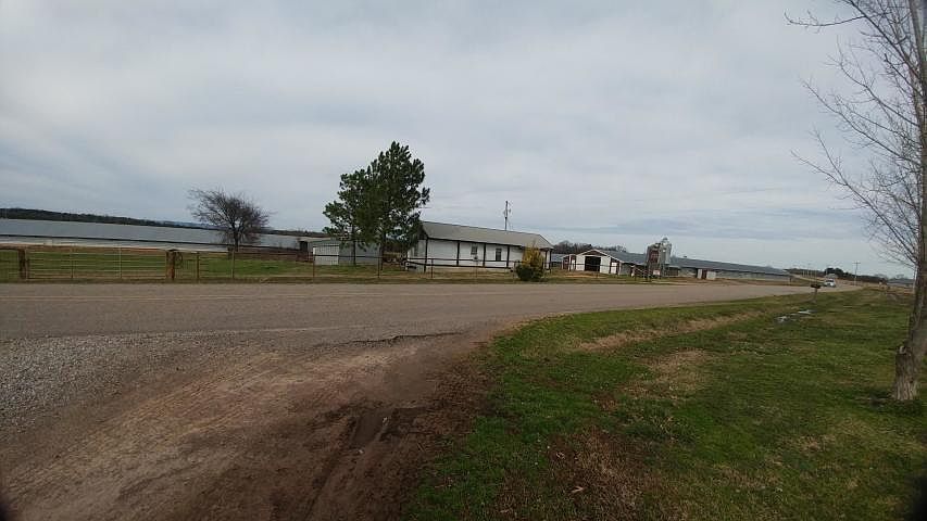 2nd image of 2221 Patterson Bluff Rd