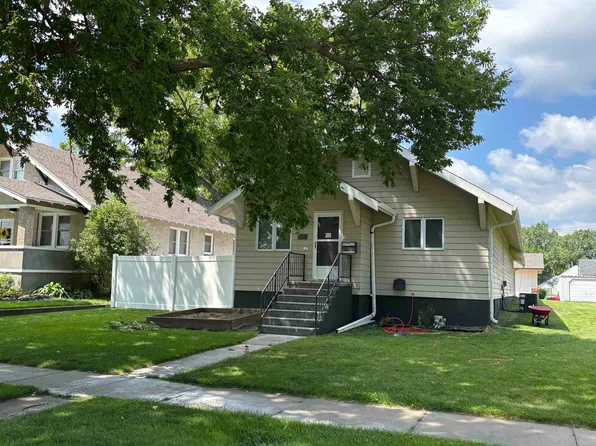 1216 Avenue D, Gothenburg, NE 69138
