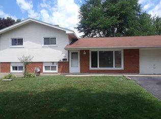 460 W Newport Rd, Hoffman Estates, IL 60169