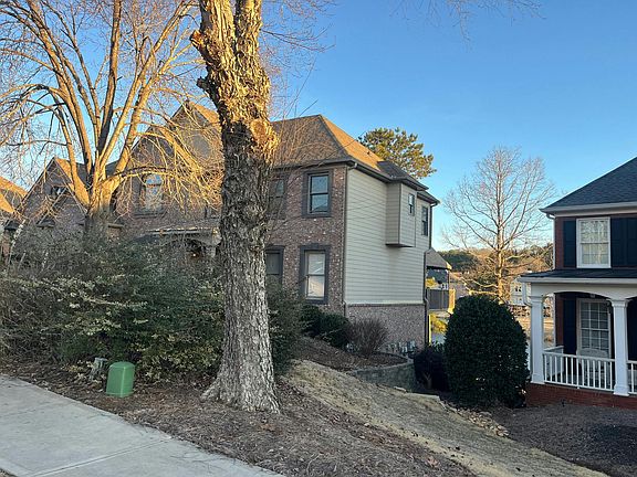 2nd image of 3350 Mill Valley Dr