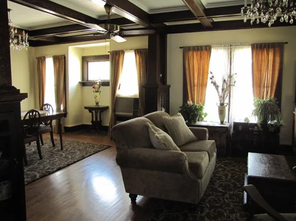 3 W Woodstock St, Newcastle, WY 82701