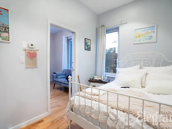 32-15 Broadway image 6 of 9