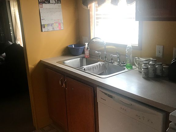 5th image of 21 Northwood Dr