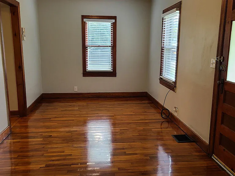 1302 SW Chicago St — Photo 9
