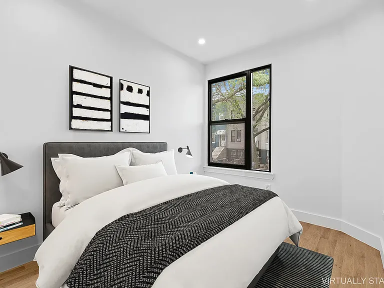162 Cornelia St #2 — Photo 6