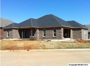 7521 Parktrace Ln, Owens Cross Roads, AL 35763