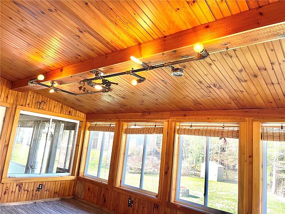 5th image of 156 Gulf Hill Rd