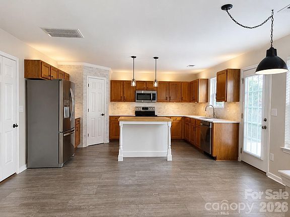 3rd image of 131 Elba Dr