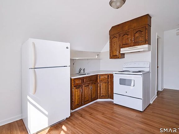 2nd image of 119 Rocton Ave