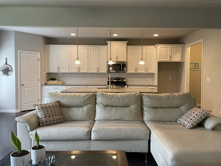 2415 Matlin Way — Photo 10