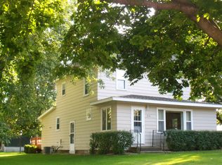 214 Frederick St E, Le Roy, MN 55951