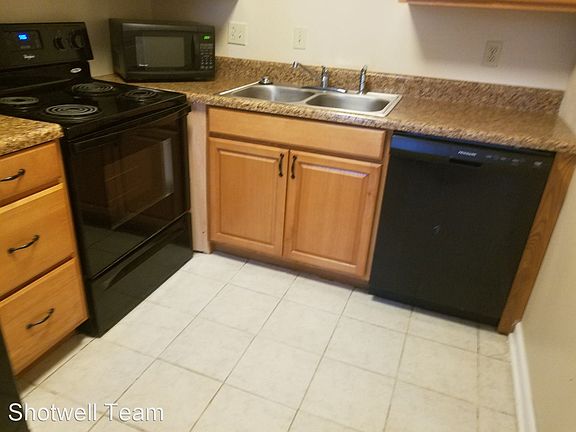 2nd image of 2718 Painter Ave APT B106