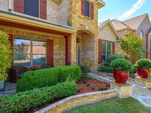 2nd image of 2597 Blackstone Dr