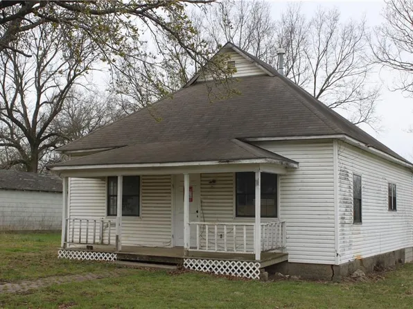 201 S Highland St, Mulberry, KS 66756