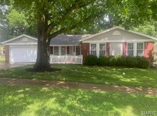 1272 Beaver Creek Rd, Chesterfield, MO 63017