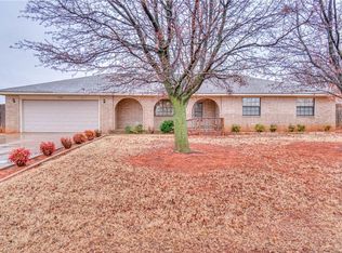 1608 Susan Dr, Elk City, OK 73644