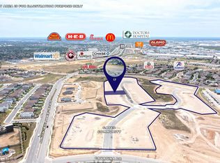 17 Acantilado Dr, Laredo, TX 78045