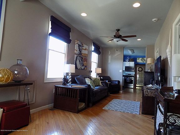 4th image of 91 Seabreeze Ave