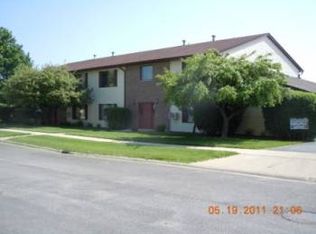 715 Dean Dr APT 2, South Elgin, IL 60177