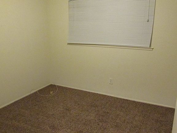 5th image of 3712 Elkhorn Blvd
