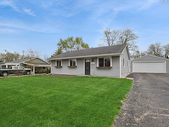 2nd image of 25175 W Lincoln Dr